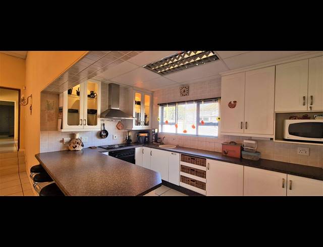 3 BEDROOM HOUSE FOR SALE IN THREE RIVERS EAST